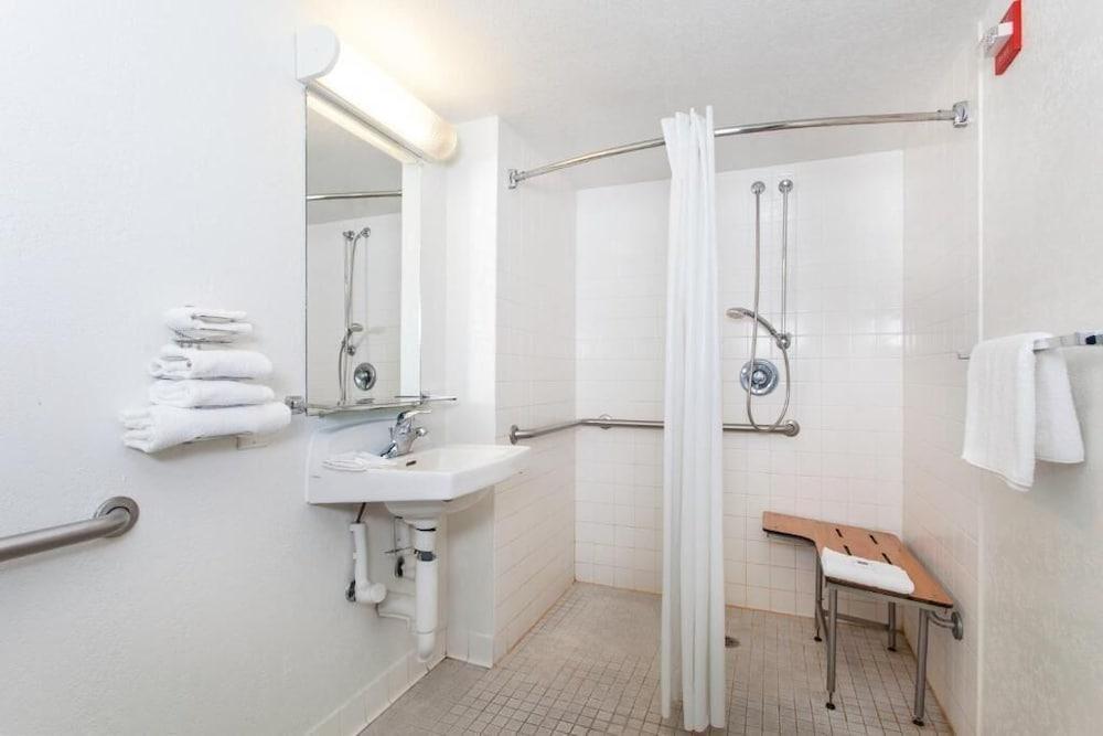Park Inn By Radisson, ターロック エクステリア 写真