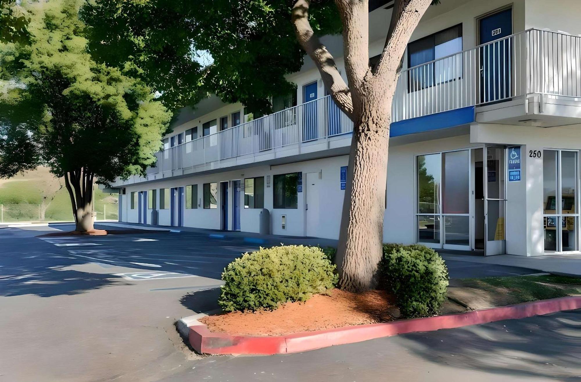 Park Inn By Radisson, ターロック エクステリア 写真