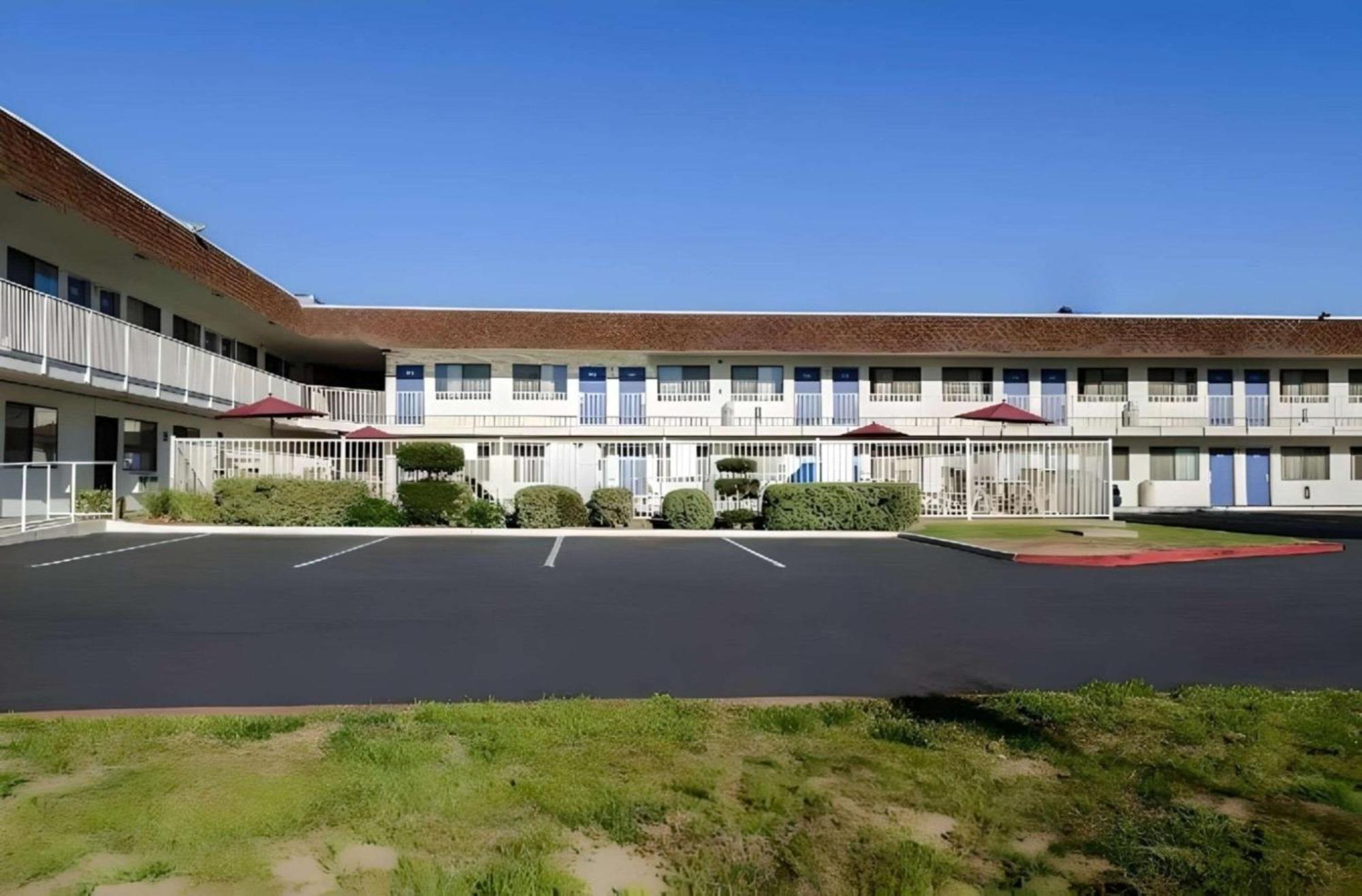 Park Inn By Radisson, ターロック エクステリア 写真