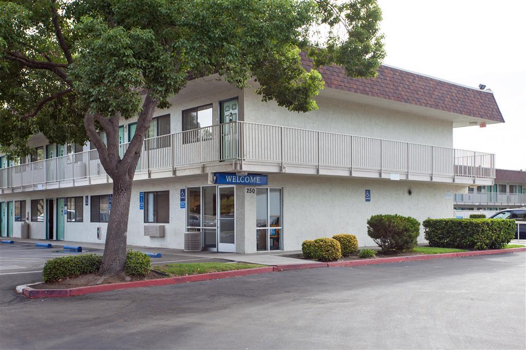 Park Inn By Radisson, ターロック エクステリア 写真